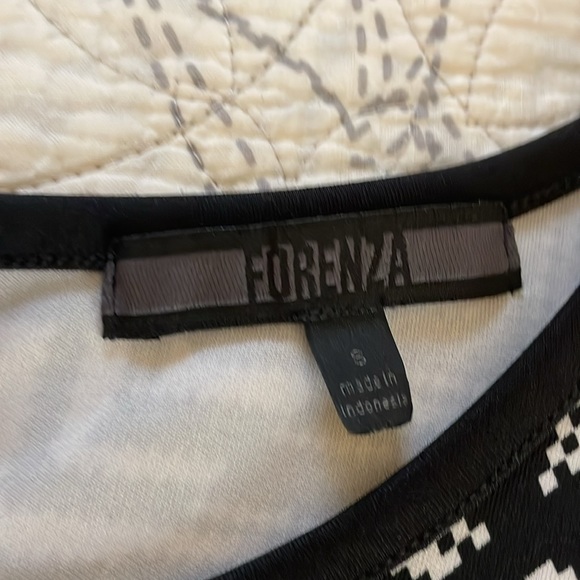 EUC Black and White Peplum Top - Picture 2 of 5